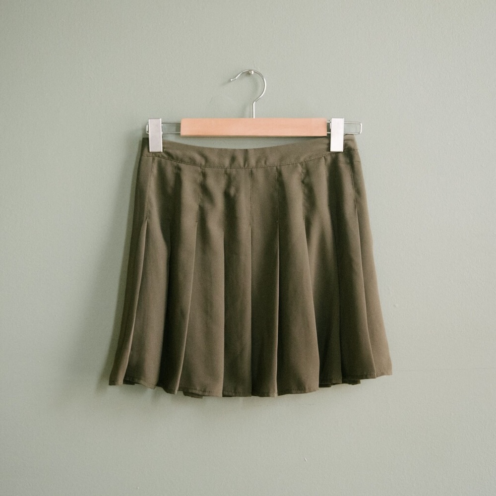 Forever 21 Pleated Olive Skirt